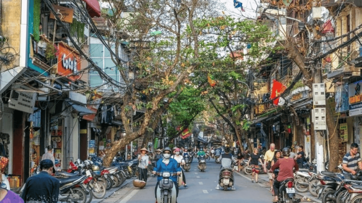 Explore Hanoi – Trace back a millennium of tradition and history