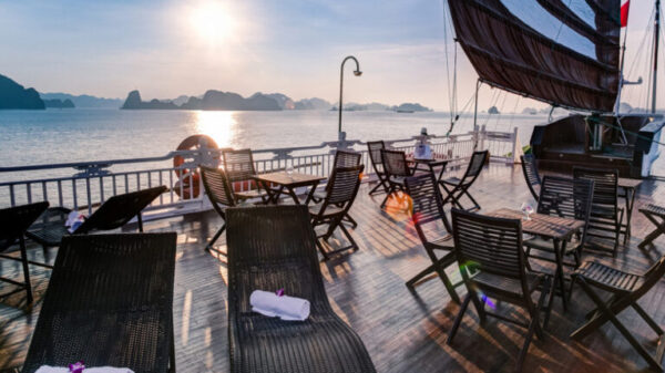 Bhaya Classic Cruise Halong Bay