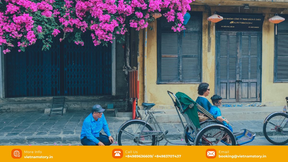 Cyclo tour, an iconic image of Hoi An old town.