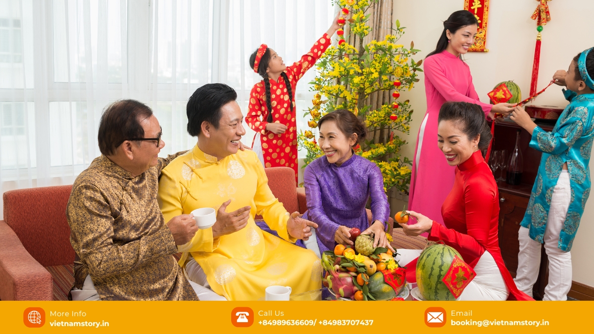 Vietnam Newyear (Tet): Your Essential Guide to Vietnam's Biggest Celebration 4 Family gathers for prayer and reflection on Vietnam Newyear's Eve (Tet)