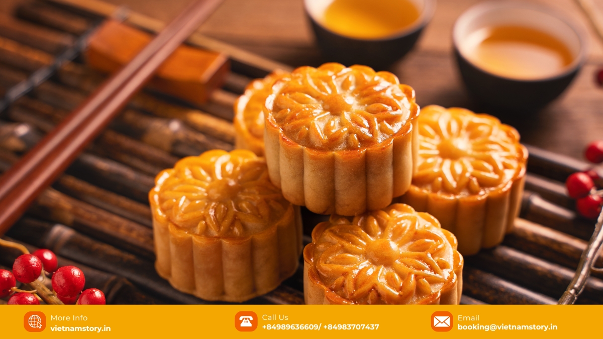 Mooncakes carry a rich history and deep cultural significance, symbolizing family reunion and good fortune. Mooncakes carry a rich history and deep cultural significance, symbolizing family reunion and good fortune.