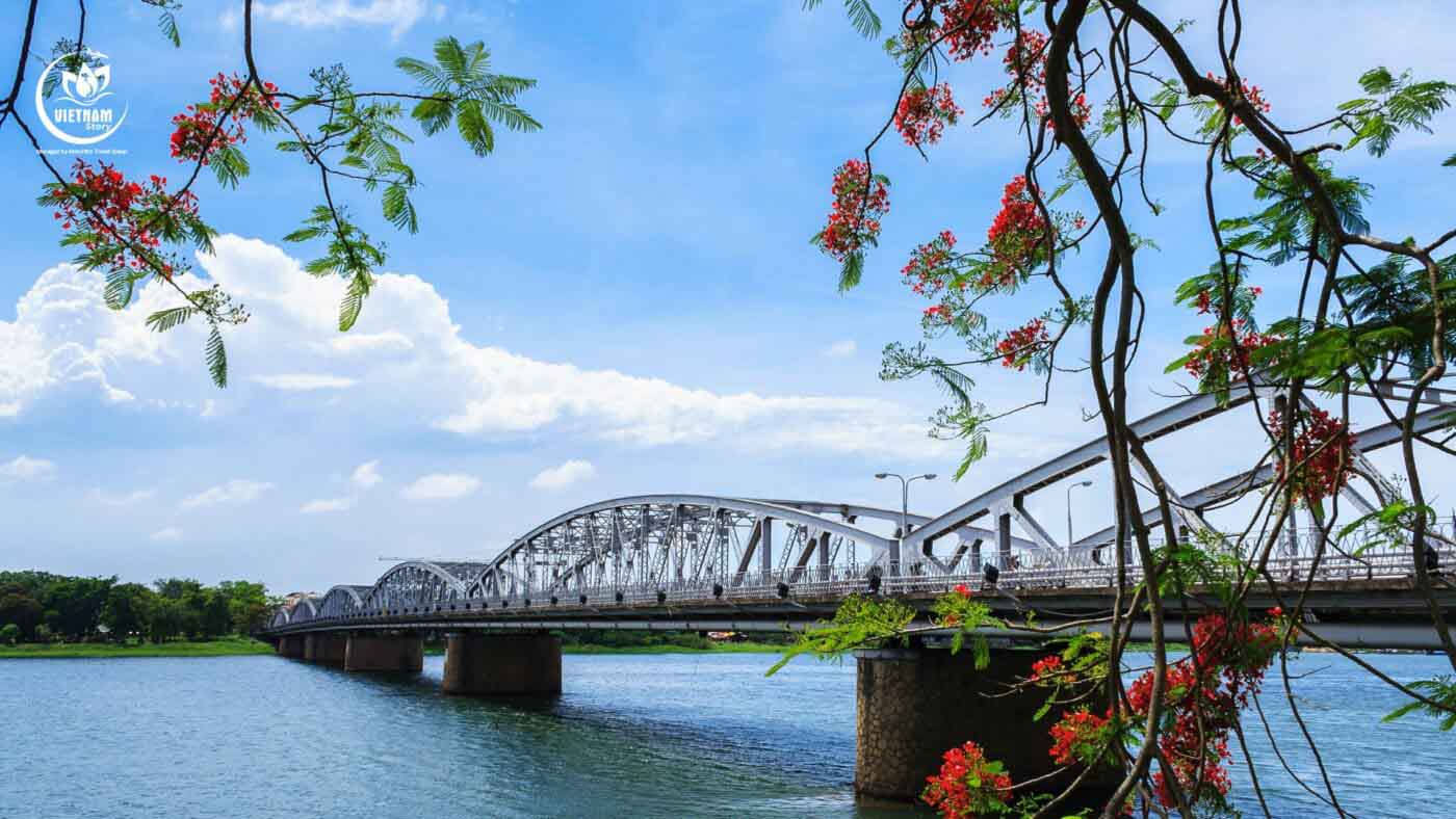 truong tien bridge