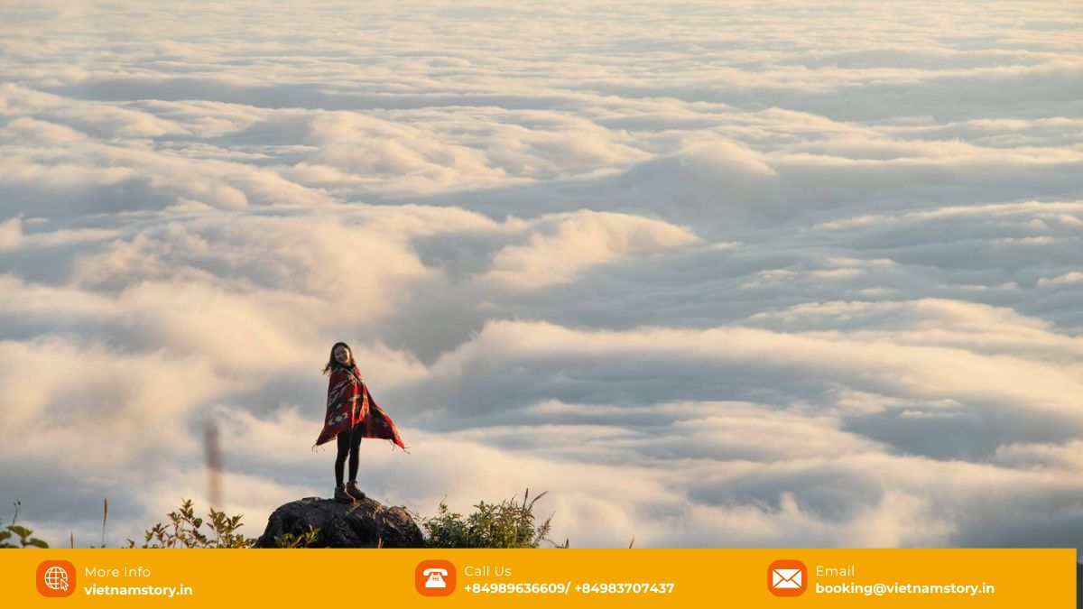 13+ Incredible Vietnamese Mountains to Add to Your Travel List 4 Sea of clouds view from Bach Moc Luong Tu (Ky Quan San) mountain Vietnam