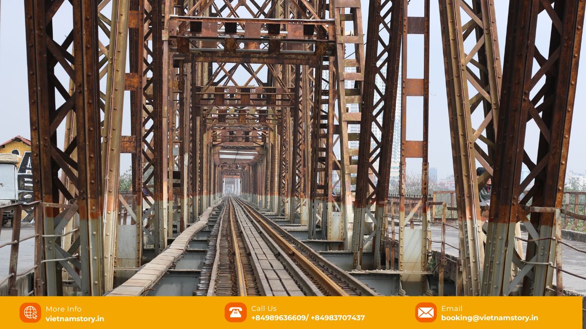 Top Vietnam Bridges: Must-Visit Architectural Marvels for Your Tour 3 Historic Long Bien Bridge Hanoi steel structure Vietnam