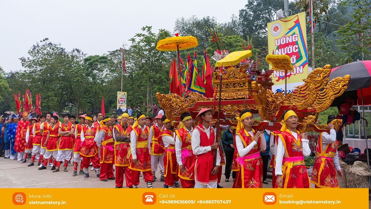 Hung King Festival: Vietnam’s Sacred Ancestral Celebration 3 A solemn incense offering ritual during the Hung King Festival ceremony at Hung Temple, Phu Tho.