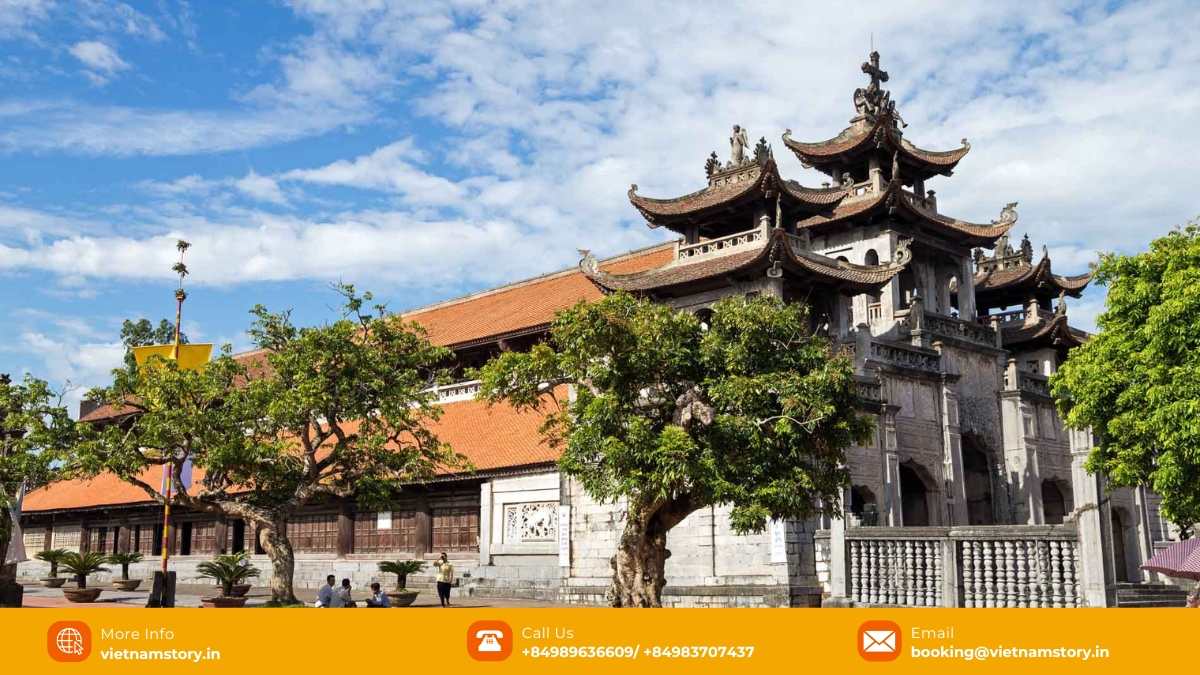 Top places to visit in Ninh Binh: Your ultimate first-timer's guide 7 Phat Diem Cathedral is famous not only as a spiritual masterpiece in Ninh Binh but also as a unique architectural work.
