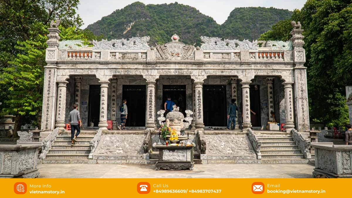 Thai Vi Temple is a famous Ninh Binh Pagoda that showcases a unique blend of Eastern and Western architectural styles. Thai Vi Temple is a famous Ninh Binh Pagoda that showcases a unique blend of Eastern and Western architectural styles.