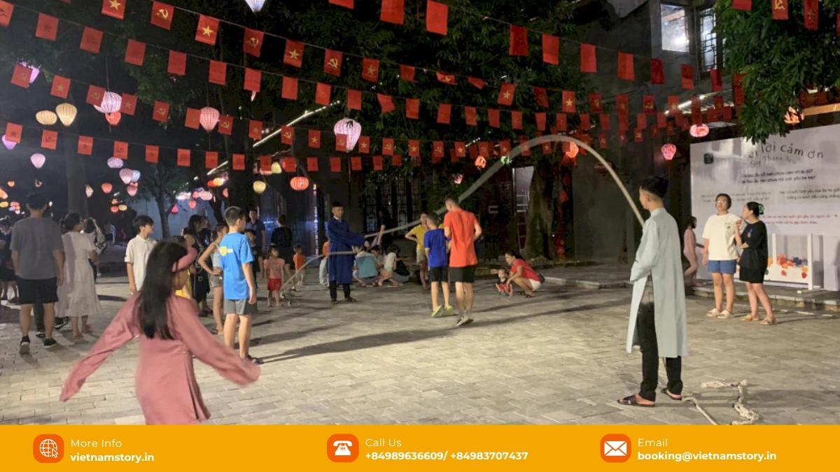The games are popular with both tourists and locals. Laughing and playing together breaks down all language barriers The games are popular with both tourists and locals. Laughing and playing together breaks down all language barriers